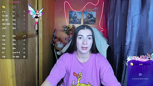 Fiery Brunette  online show from January 10, 2:23 pm