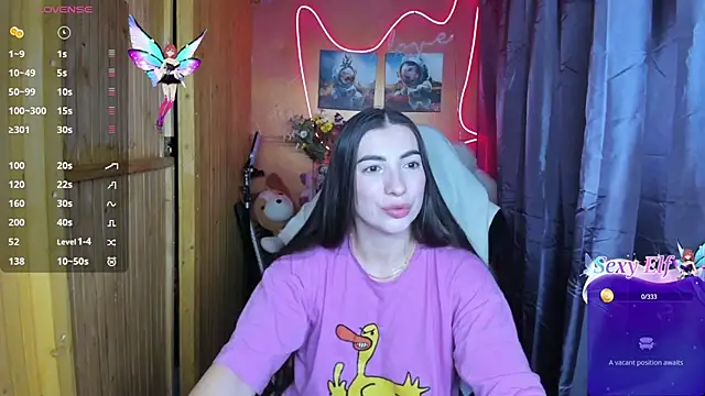 Fiery Brunette  online show from January 11, 2:04 pm