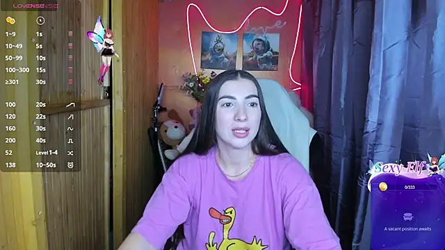 Fiery Brunette  online show from January 26, 5:56 am