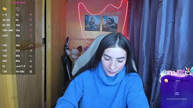 Fiery Brunette  online show from February 6, 8:39 am