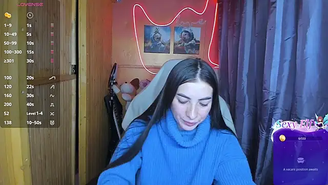 Fiery Brunette  online show from February 10, 2:59 pm