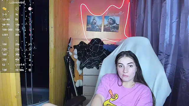 Fiery Brunette  online show from March 4, 2:42 pm