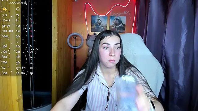 Fiery Brunette  online show from September 15, 10:59 am