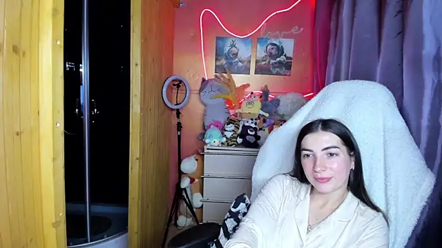 Snapshot of Fiery_Brunette_ chatting on April 27, 6:55 am Fiery Brunette online show from April 27, 6:55 am