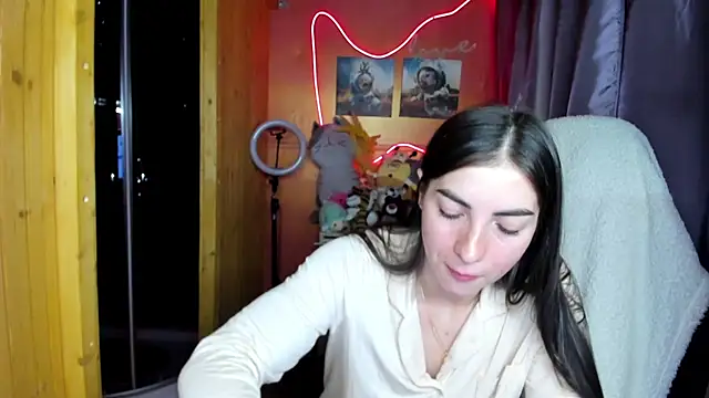 Snapshot of Fiery_Brunette_ chatting on May 17, 7:17 am Fiery Brunette online show from May 17, 7:17 am