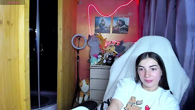 Snapshot of Fiery_Brunette_ chatting on May 19, 10:43 am Fiery Brunette online show from May 19, 10:43 am