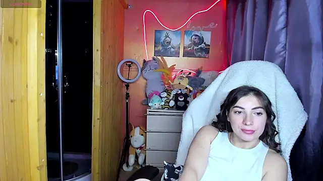 Snapshot of Fiery_Brunette_ chatting on May 23, 4:29 am Fiery Brunette online show from May 23, 4:29 am