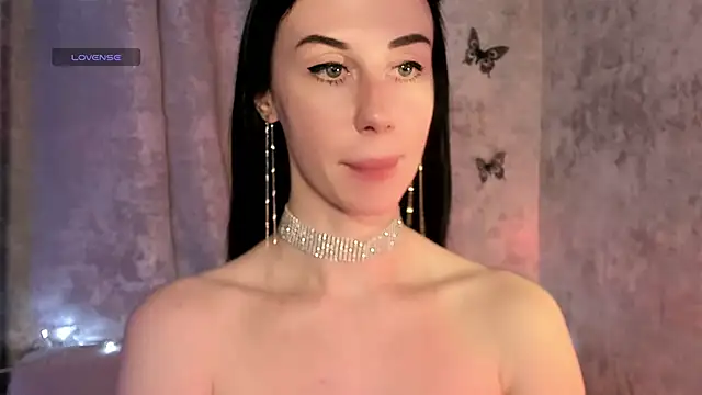 Snapshot of elena_addiction chatting on June 8, 5:24 pm elena addiction online show from June 8, 5:24 pm