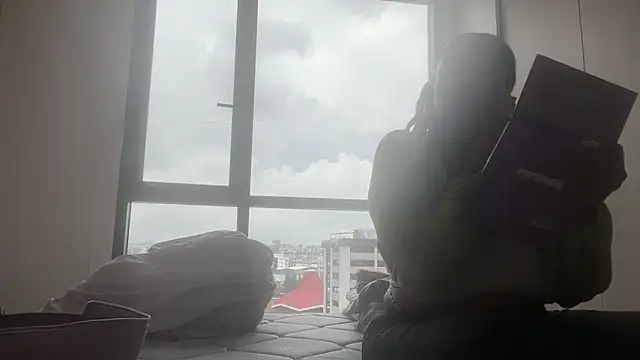 ChocolateCakeQueen online show from February 18, 6:15 pm