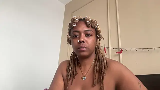 ChocolateCakeQueen online show from March 4, 4:41 pm