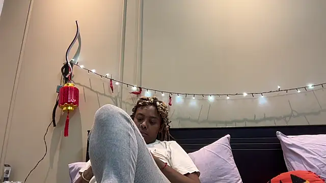 ChocolateCakeQueen online show from March 9, 2:39 am