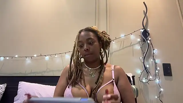 ChocolateCakeQueen online show from March 15, 4:35 am