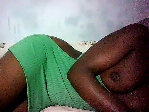 Snapshot of Sweetlolliy chatting on March 6, 10:04 pm Sweetlolliy online show from March 6, 10:04 pm