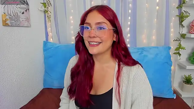 Snapshot of HazzelGray chatting on January 10, 2:45 pm HazzelGray online show from January 10, 2:45 pm