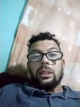 Snapshot of Meu_prazer_e_te_satisfaze chatting on January 15, 12:37 am Meu prazer e te satisfaze online show from January 15, 12:37 am