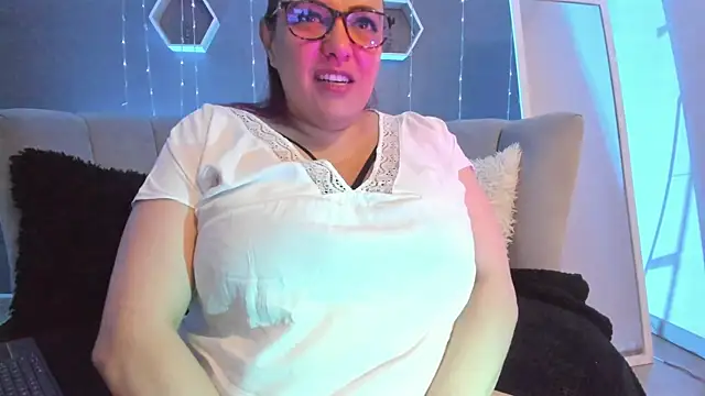 Sammy owens  online show from March 6, 12:30 pm