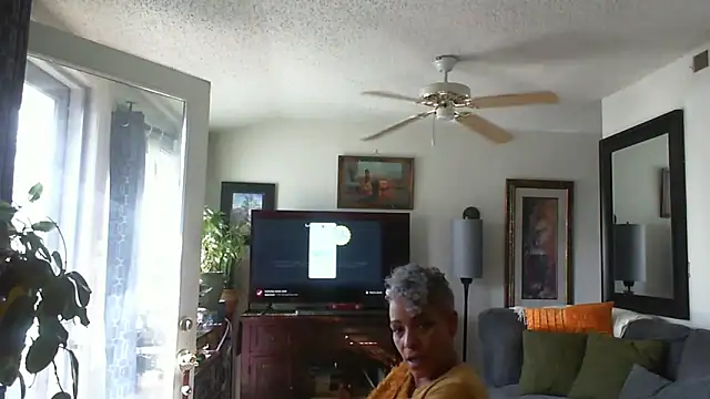 CeceilaMoon online show from February 10, 8:46 pm