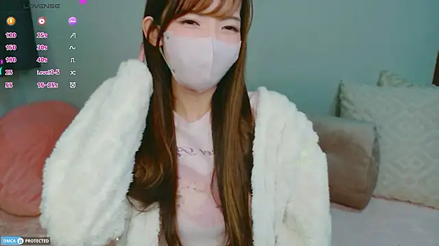 AKANE-- online show from December 4, 1:42 pm