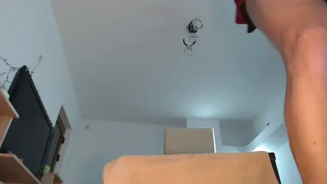 Snapshot of FuckHugeTits chatting on January 31, 11:13 am FuckHugeTits online show from January 31, 11:13 am