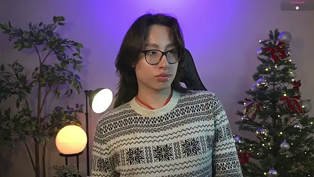 Snapshot of SrLuis18 chatting on December 24, 9:00 pm SrLuis18 online show from December 24, 9:00 pm