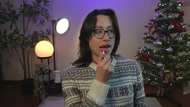 Snapshot of SrLuis18 chatting on December 25, 12:48 am SrLuis18 online show from December 25, 12:48 am