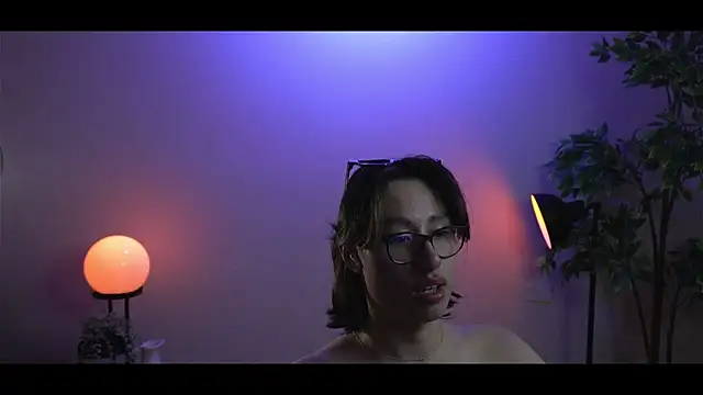 Snapshot of SrLuis18 chatting on February 11, 4:44 am SrLuis18 online show from February 11, 4:44 am