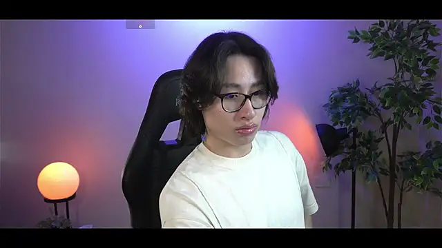 Snapshot of SrLuis18 chatting on March 2, 5:58 pm SrLuis18 online show from March 2, 5:58 pm