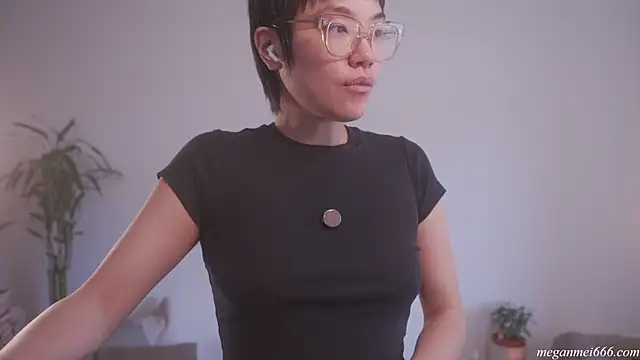 meganmei666 online show from April 15, 6:04 pm