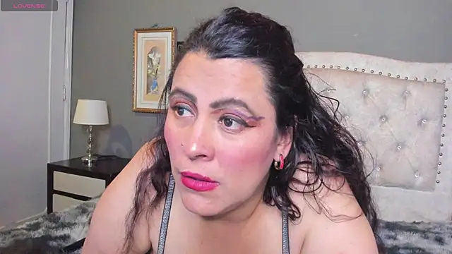 Snapshot of MarthinaBaker chatting on March 13, 8:54 pm MarthinaBaker online show from March 13, 8:54 pm