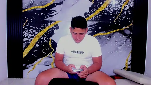 Snapshot of sweethot___ chatting on September 18, 1:57 pm sweethot online show from September 18, 1:57 pm