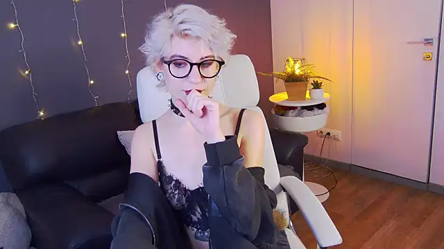 Snapshot of _Moonlight_t chatting on February 7, 5:52 am Moonlight t online show from February 7, 5:52 am
