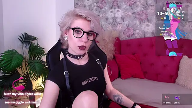 Snapshot of _Moonlight_t chatting on February 27, 5:13 am Moonlight t online show from February 27, 5:13 am