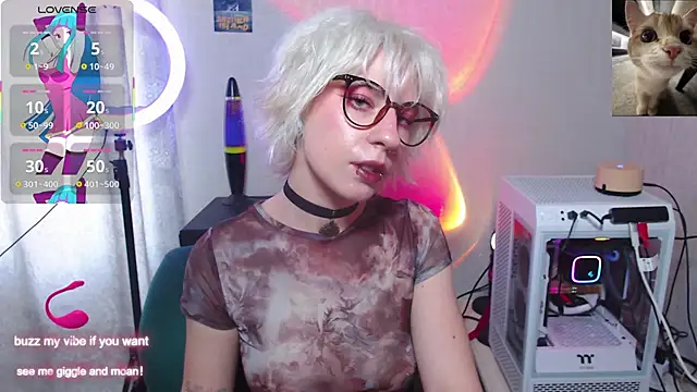 Snapshot of _Moonlight_t chatting on October 11, 12:47 pm Moonlight t online show from October 11, 12:47 pm