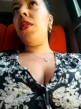 Snapshot of Emily_Wane chatting on December 4, 2:37 pm Emily Wane online show from December 4, 2:37 pm