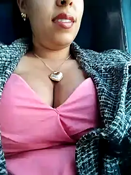 Snapshot of Emily_Wane chatting on December 10, 3:01 pm Emily Wane online show from December 10, 3:01 pm
