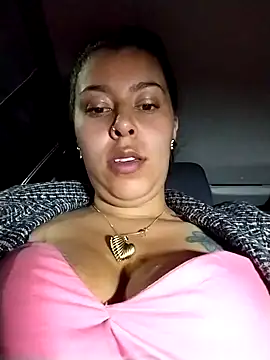 Snapshot of Emily_Wane chatting on December 11, 12:23 am Emily Wane online show from December 11, 12:23 am