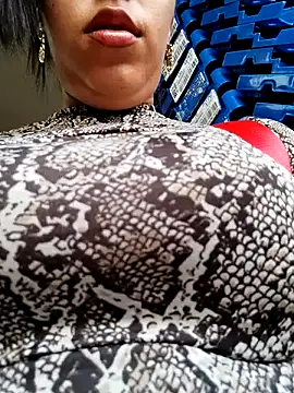 Snapshot of Emily_Wane chatting on December 14, 7:14 pm Emily Wane online show from December 14, 7:14 pm