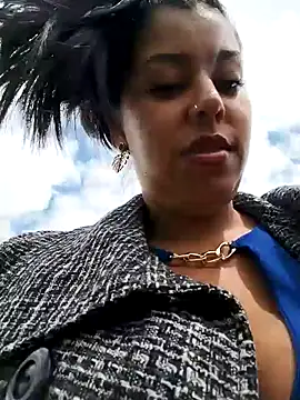 Snapshot of Emily_Wane chatting on December 17, 4:43 pm Emily Wane online show from December 17, 4:43 pm