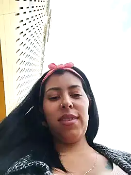 Snapshot of Emily_Wane chatting on March 13, 6:23 pm Emily Wane online show from March 13, 6:23 pm