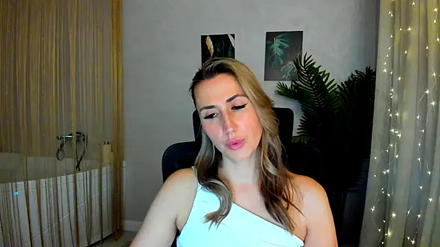 PassionGlow online show from February 8, 9:46 am