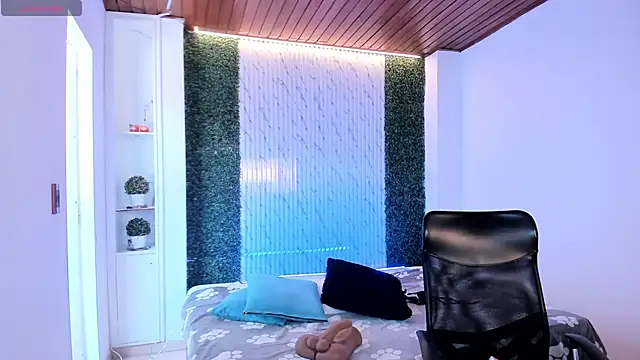 victoria mooree online show from March 9, 4:22 pm