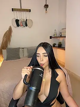 Snapshot of annyfosterr chatting on May 9, 7:52 pm annyfosterr online show from May 9, 7:52 pm