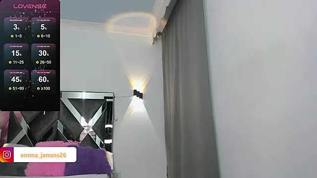 Snapshot of Emma_jamess chatting on January 9, 4:19 am Emma jamess online show from January 9, 4:19 am