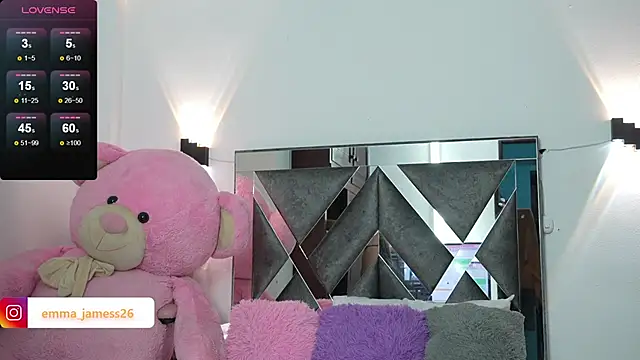 Snapshot of Emma_jamess chatting on September 21, 3:41 am Emma jamess online show from September 21, 3:41 am