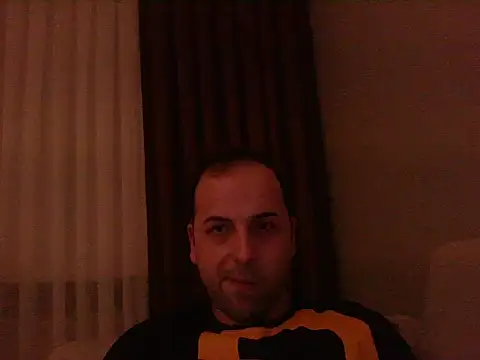 Snapshot of Yldrmm_9553 chatting on April 26, 11:13 pm Yldrmm 9553 online show from April 26, 11:13 pm