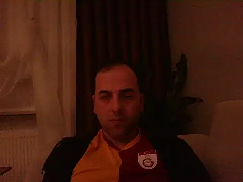Snapshot of Yldrmm_9553 chatting on May 1, 9:19 pm Yldrmm 9553 online show from May 1, 9:19 pm