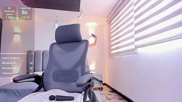 Snapshot of AnaRuiz chatting on March 1, 3:38 pm AnaRuiz online show from March 1, 3:38 pm