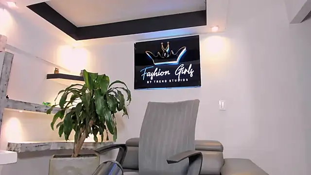 Snapshot of AnaRuiz chatting on November 22, 1:04 am AnaRuiz online show from November 22, 1:04 am