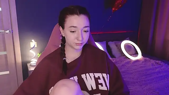 YasmineWest online show from March 5, 7:16 am