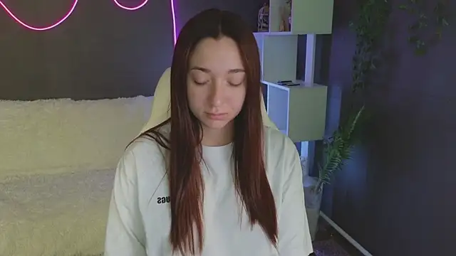 YasmineWest online show from October 1, 1:22 am